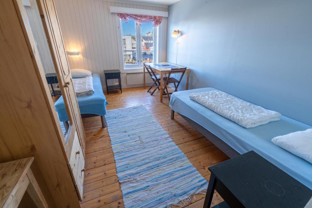 Lofoten A Hi Hostel Å Екстериор снимка